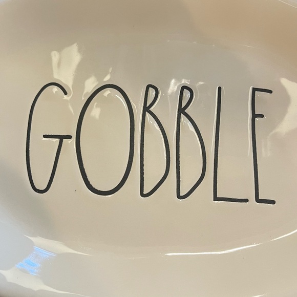 Rae Dunn Rare Vintage Big M Magenta ‘Gobble’ Oval Plate - Picture 2 of 4